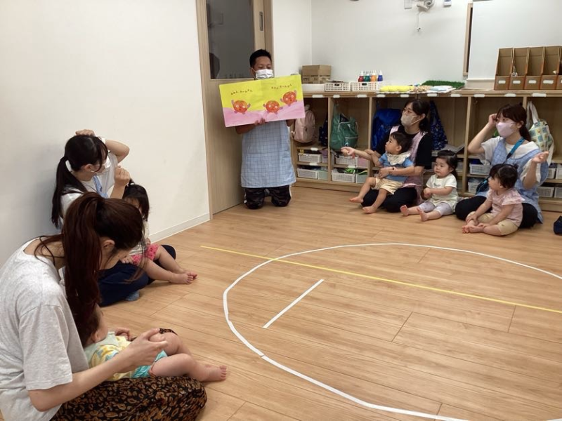 子育て支援イベント「感触あそびをしよう」を開催しました。