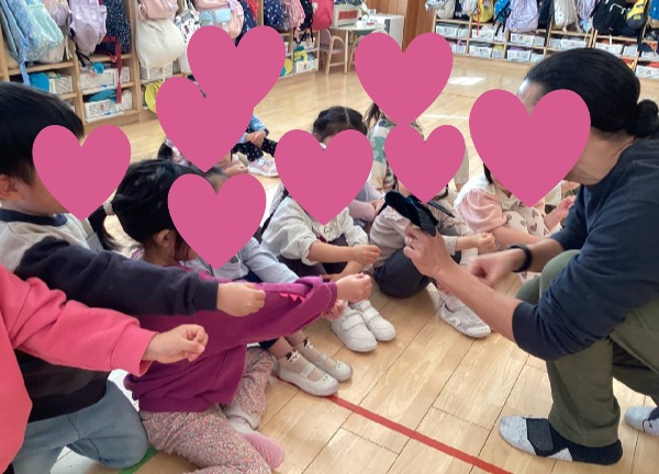 英語遊びに保育参加も